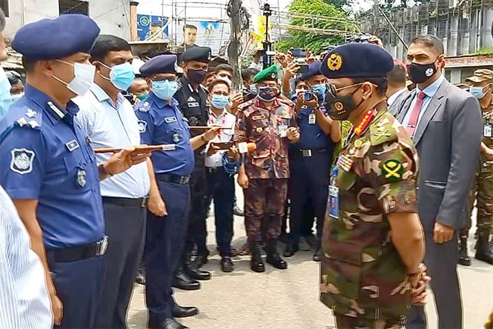 লকডাউন কার্যক্রম পরিদর্শনে ময়মনসিংহে সেনাপ্রধান