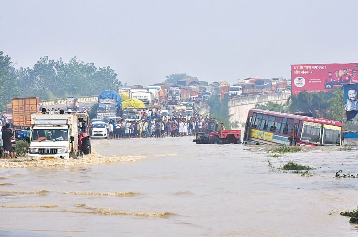 ভারত ও নেপালে বন্যা ও ভূমিধসে ১১৬ জনের মৃত্যু